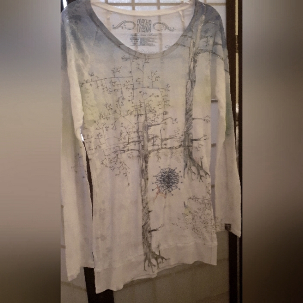 Masha D’Yans T-Shirt with Tattoo Look & Long Sleeves in Cream and Gray size M-L